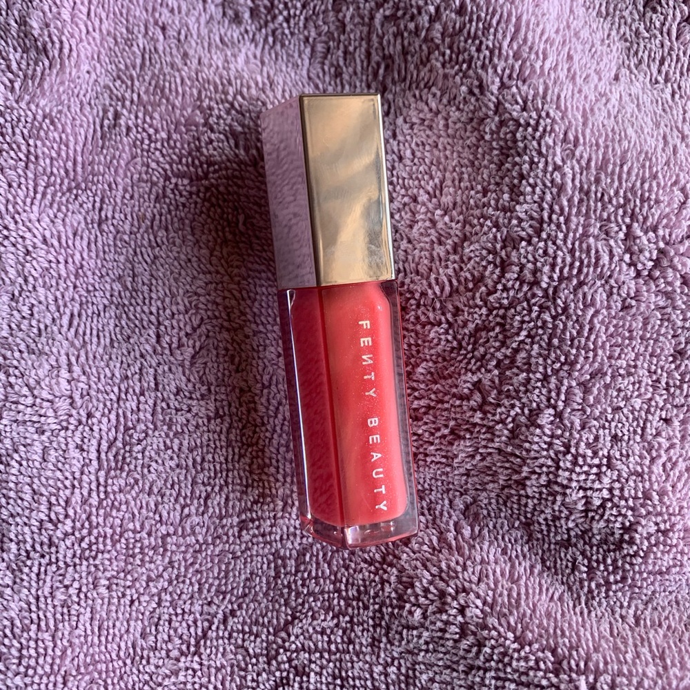 Fenty beauty glossbomb